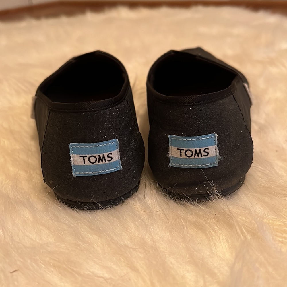 TOMS - Picture 2 of 7